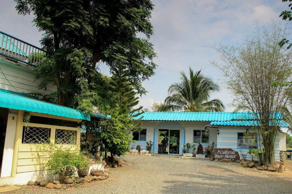 P.California Inter Hostel Nang Rong Exterior foto
