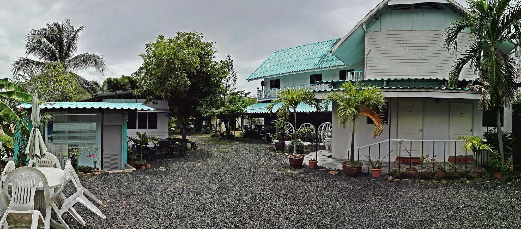 P.California Inter Hostel Nang Rong Exterior foto